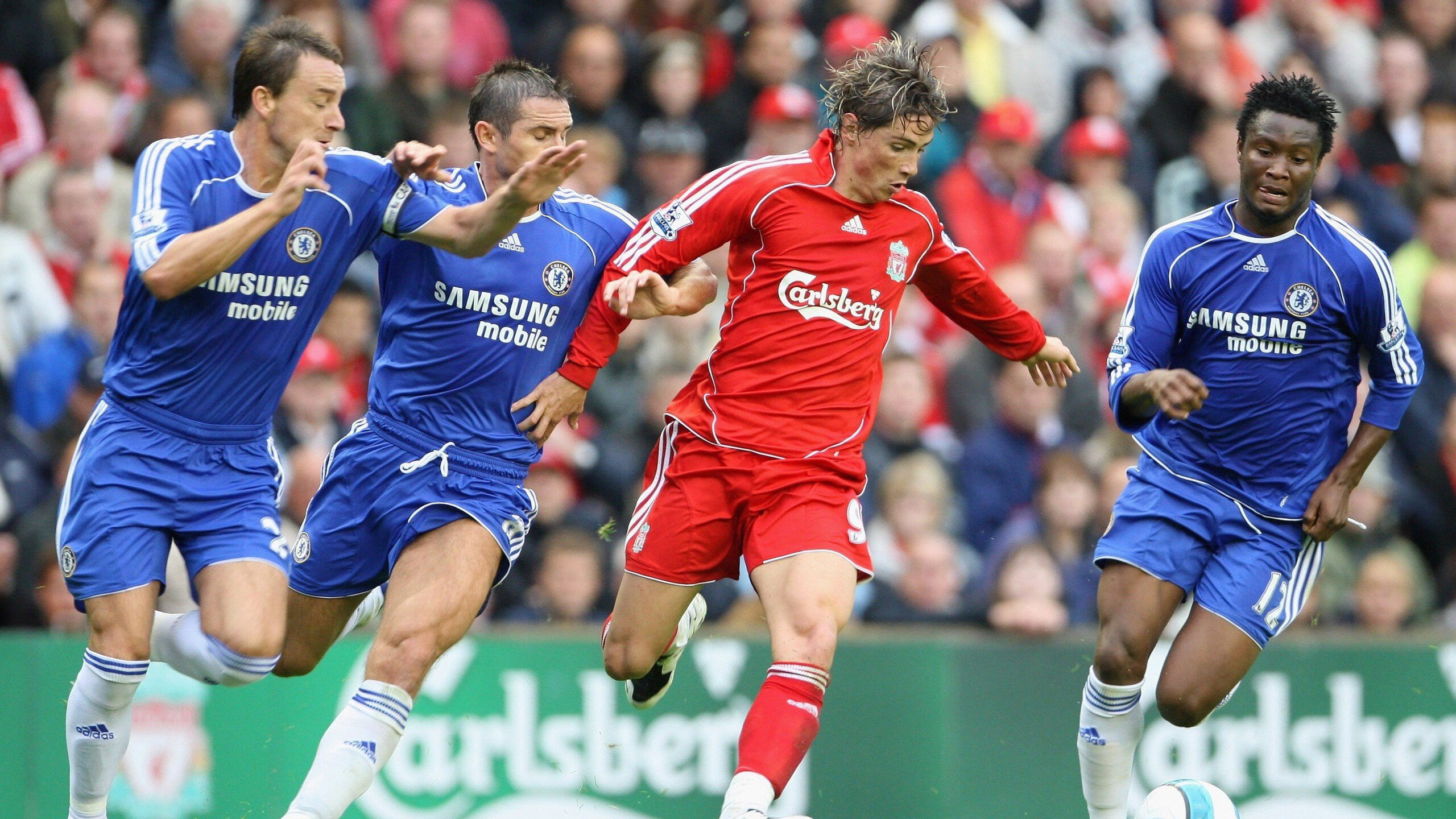 拜仁双后腰拦截覆盖能力极强,拜仁套后腰