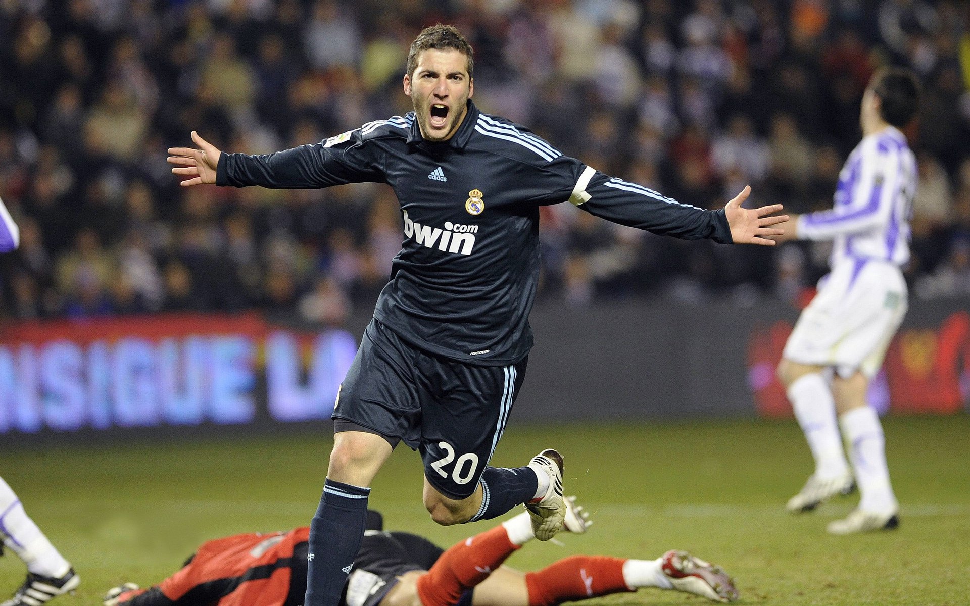 塞维利亚状态火热,冲击欧洲赛事佳绩